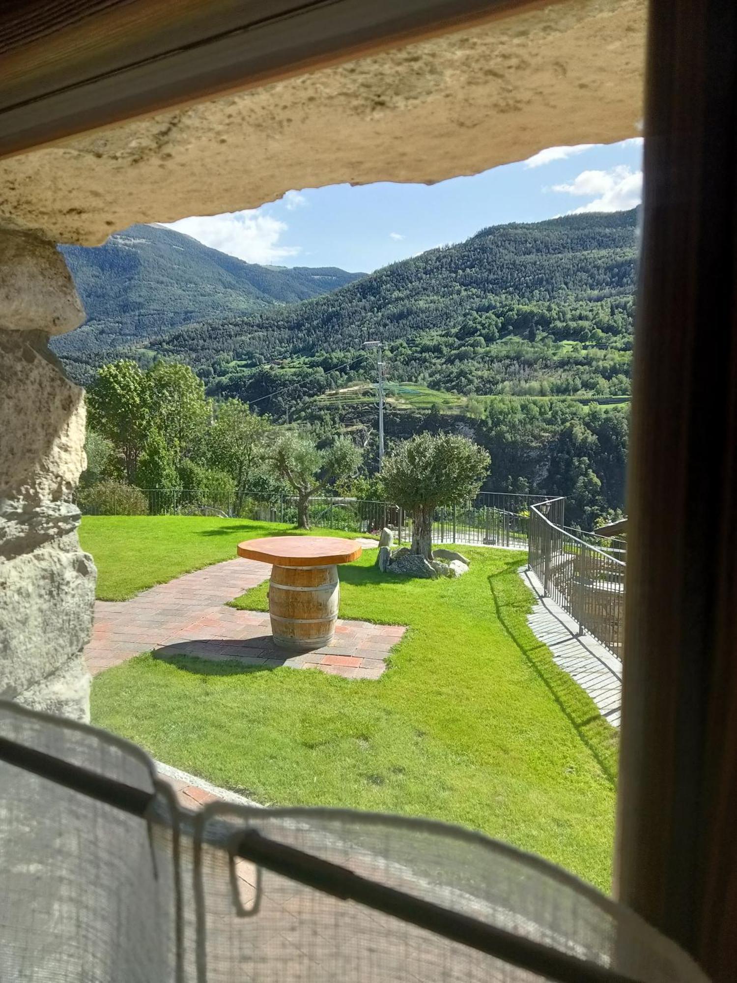 Le Temps Retrouve - Casa Tipica Con Giardino Villa Villeneuve Eksteriør billede