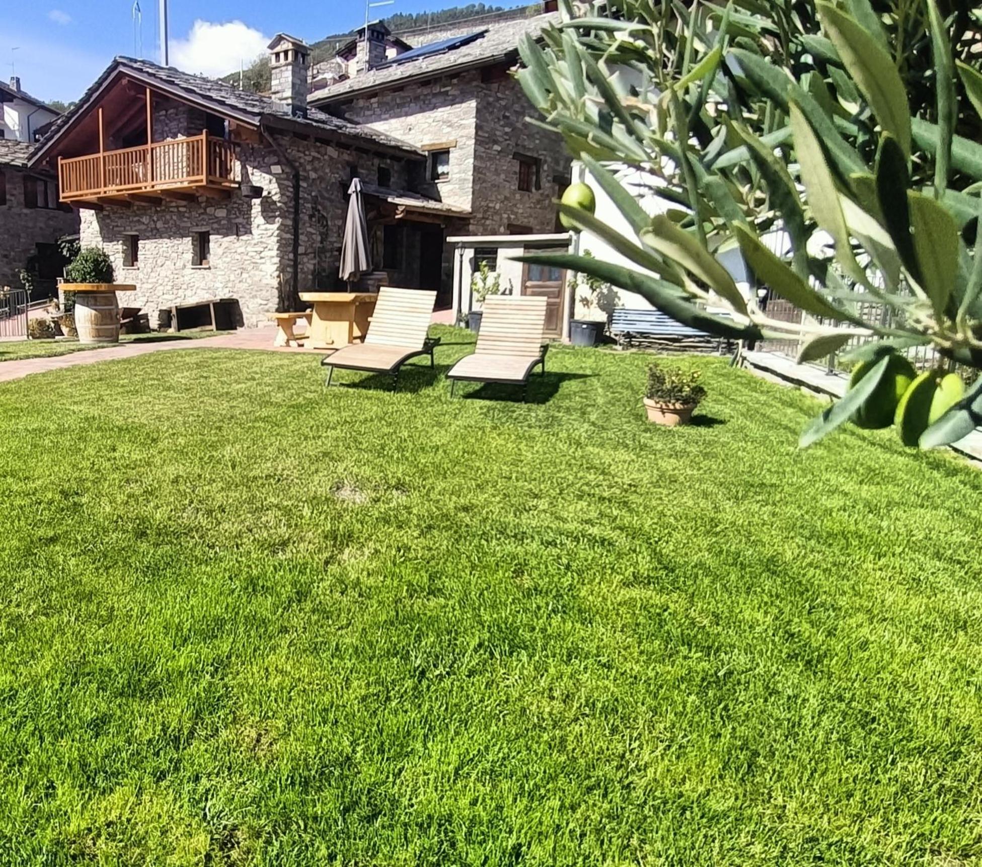 Le Temps Retrouve - Casa Tipica Con Giardino Villa Villeneuve Eksteriør billede